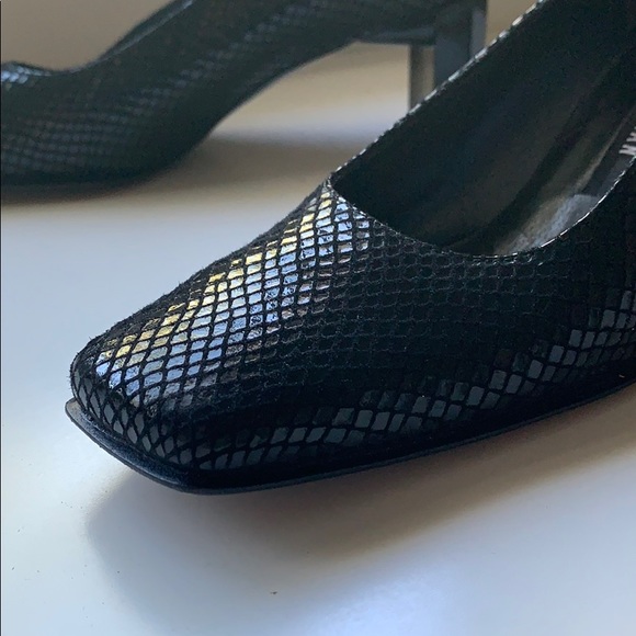 Stuart Weitzman heels - Picture 3 of 9